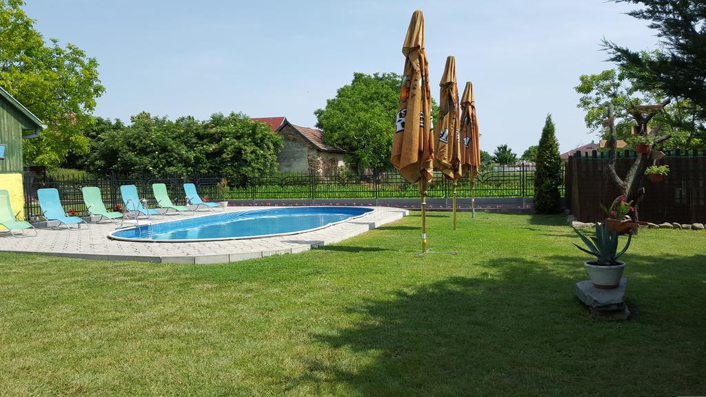 Pension Hostad Gabcikovo Bagian luar foto