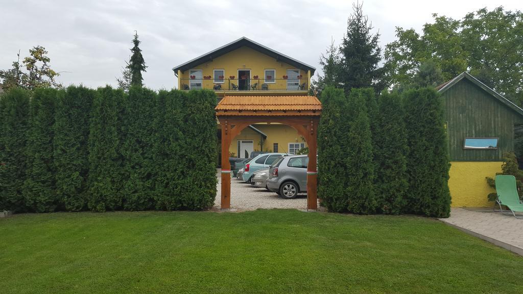Pension Hostad Gabcikovo Bagian luar foto